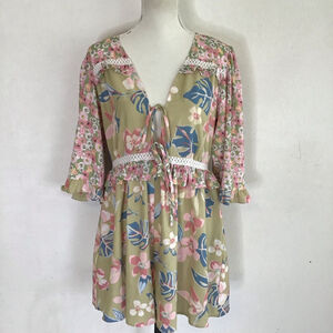 NWT- Davi & Dani Women Elegant Floral Romper L Green Pink